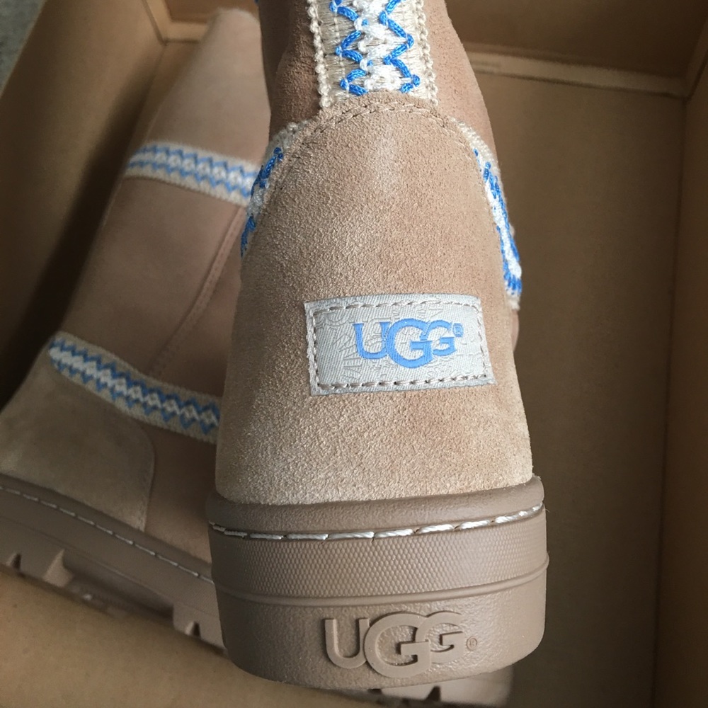 UGG boots - Authentic - Picture 3 of 7